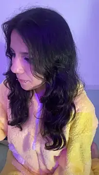 HollyPeachh