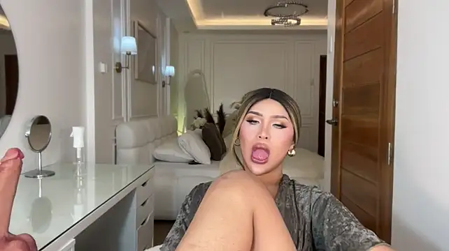 Your_Majesty_Tyra