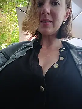 TopsyWilde webcam