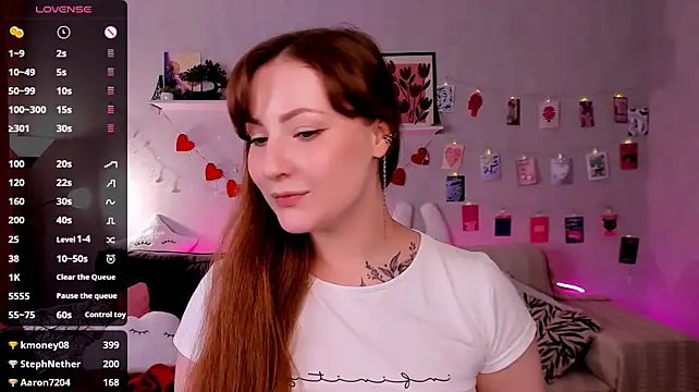 velvet_cherry_ live cam on StripChat