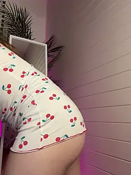 PeachCheeks_