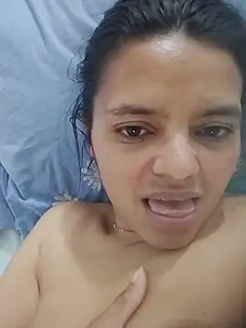 selena_foxy (F milf) - Dildo y ducha real!