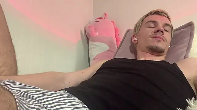 jeremy1scott (M young) - 🔥  Stroking fun