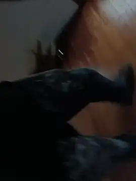 Cnutt310 live cam on StripChat
