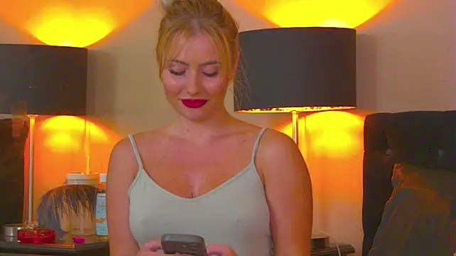 MisshaNight live cam on StripChat