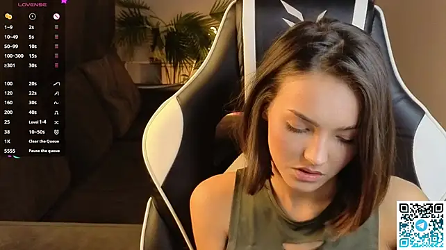 Leslie_Scott