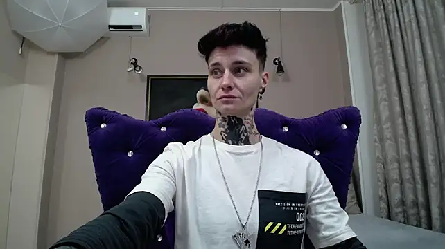 KennyXSX live cam on StripChat