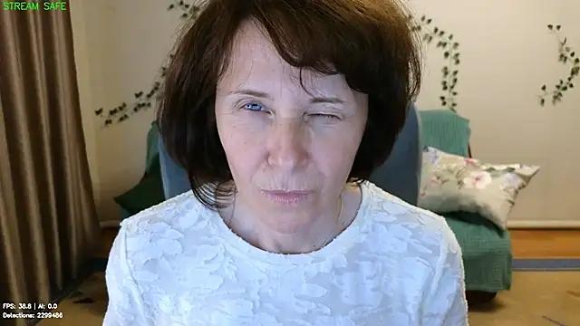 Lia_Tito webcam