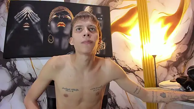 mono_blonde webcam
