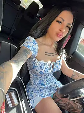 NaomyFlame webcam