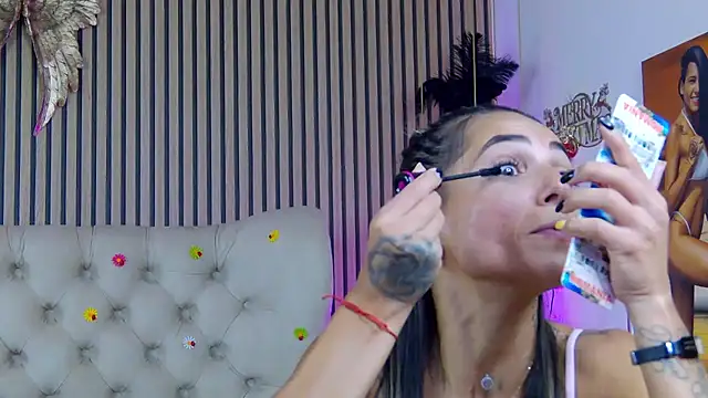 PlayfulShow live cam on StripChat