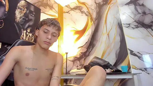 mono_blonde live sex cam