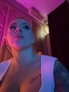 IveySin live cam on StripChat