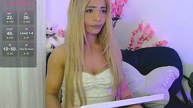SarahRaynex webcam