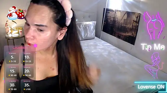 NinaDOM4CUM webcam