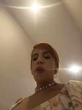 AdelinaVans webcam