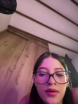 arilw (F young) - Panties off 👄