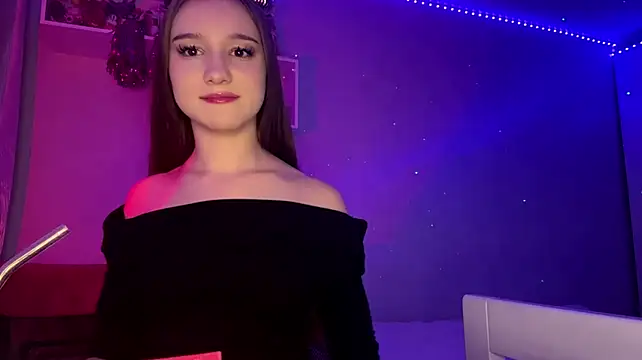DonetteAlaya webcam
