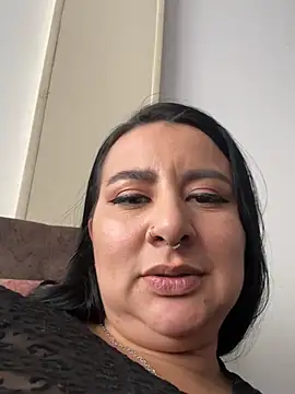 Abril_Luv live cam on StripChat