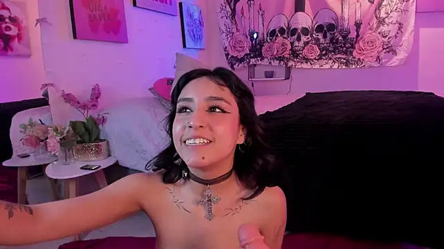 Maeve_Vampire webcam