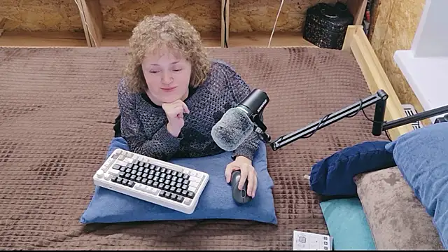 MiniNatalie webcam