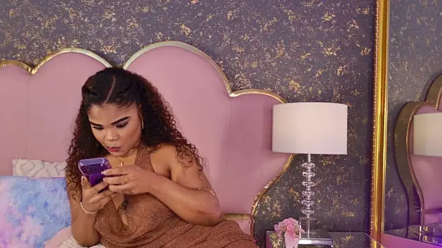 NahiaraReina webcam