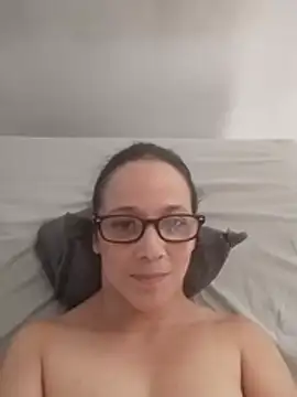 nicolle_milf1978 webcam