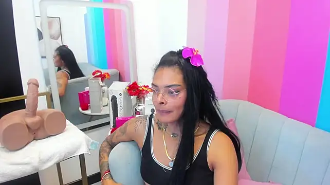 EmmaEbony_ webcam