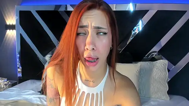 LolaGray__ webcam