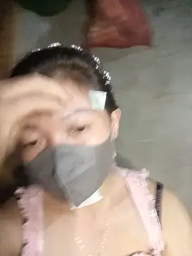 Bling-pusy webcam