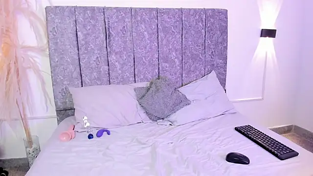 maddy_and_derek webcam