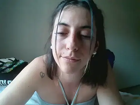 LatinDolliee webcam