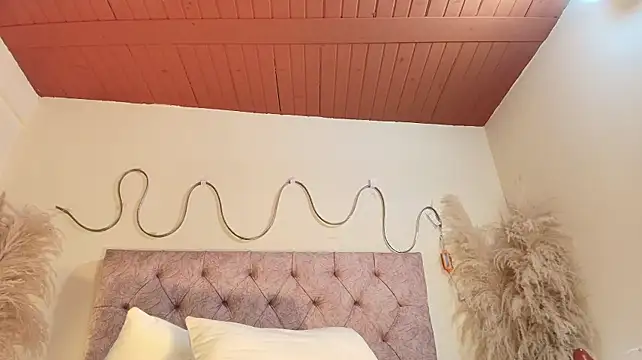 emmaalennox__ webcam
