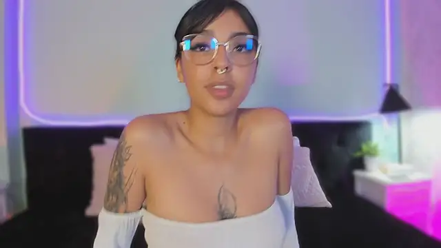 Freyaa_stone_ webcam