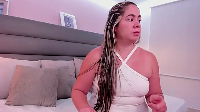 mila_1white webcam
