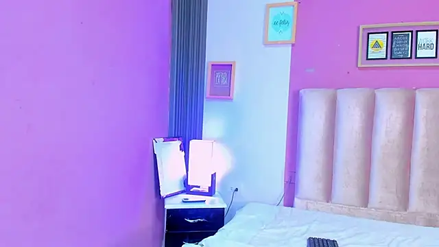 Ambar_Fox19 webcam