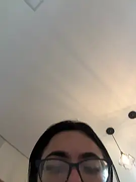MiaAbravanel webcam