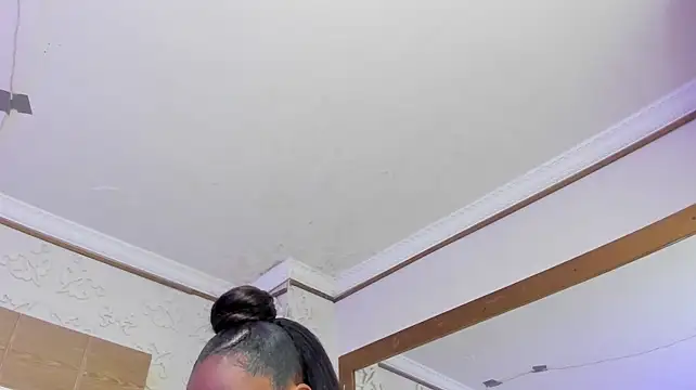 KristineLS webcam
