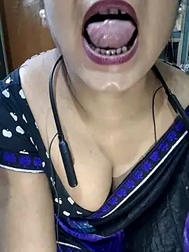 Funnydarling421 webcam