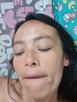 sarayulith live cam on StripChat