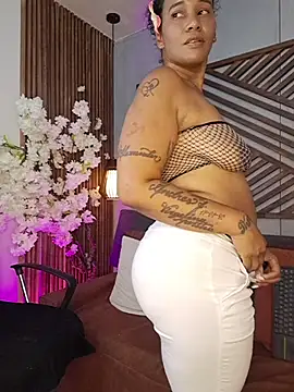 EbonyHorrny webcam
