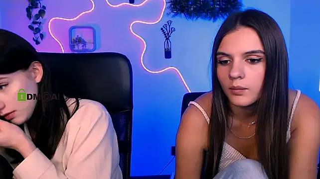 lisa_dark_ webcam