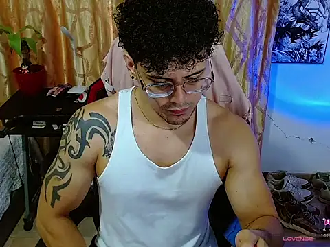Logan0626 live cam on StripChat