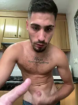 Activazo1998 webcam