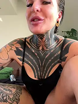 KathaleaNoir webcam