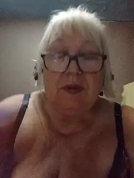 Alexia64231 live cam on StripChat