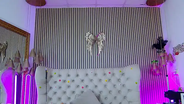 PlayfulShow webcam