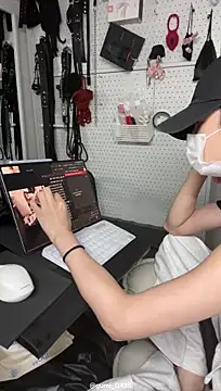 gumi_0418 live sex cam