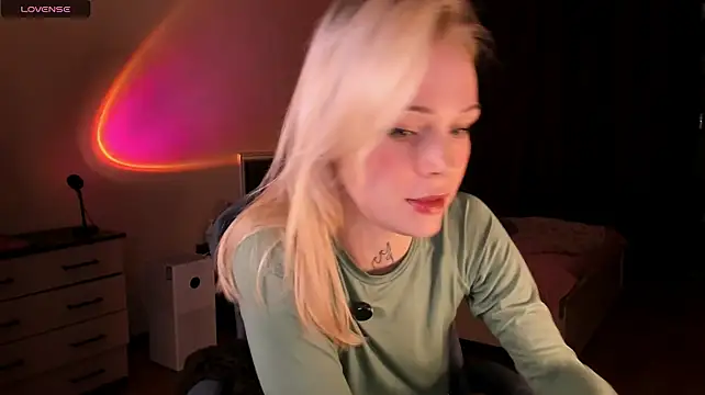 Polusladkoye live cam on StripChat