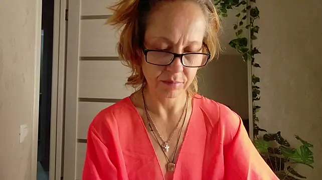LioraWeiss live cam preview